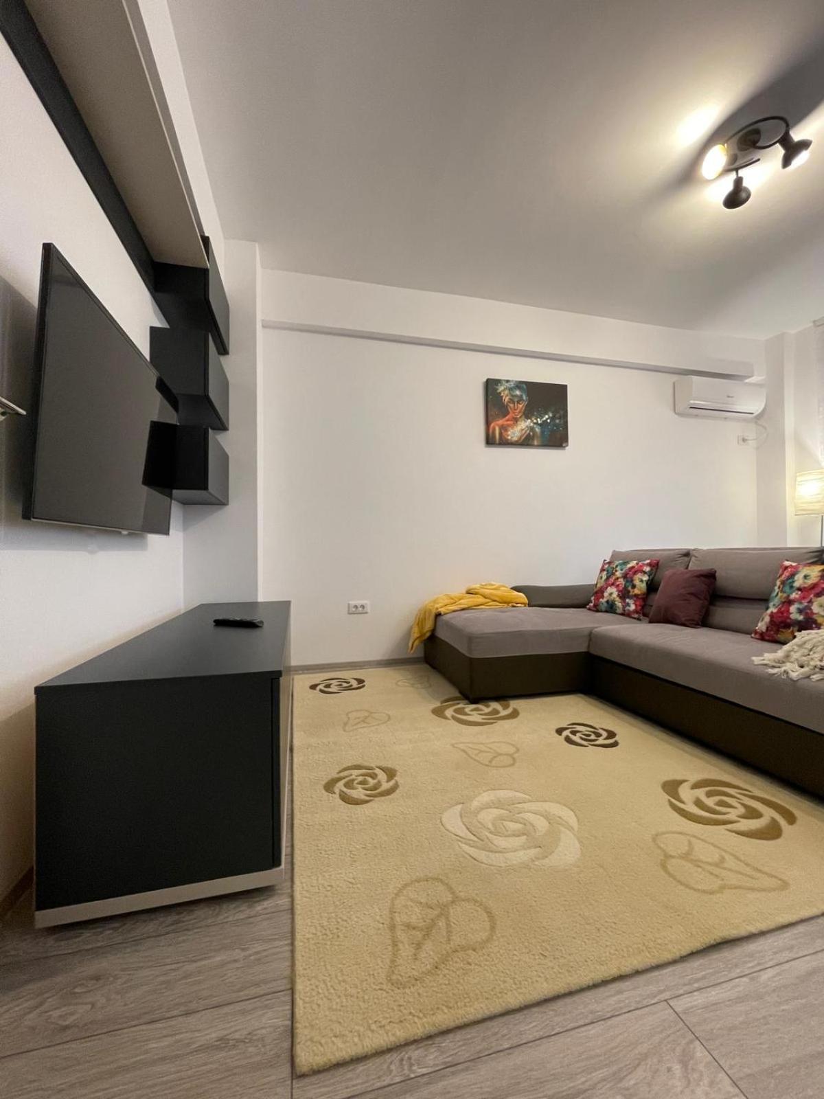 Palas Retreat - Q Residence Iasi Exterior photo