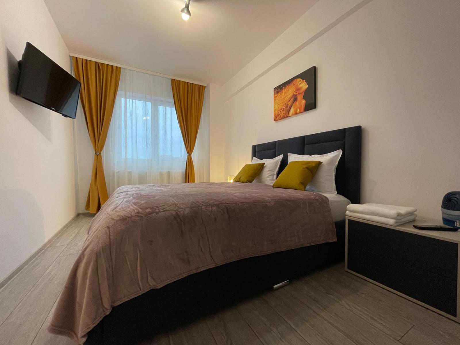 Palas Retreat - Q Residence Iasi Exterior photo